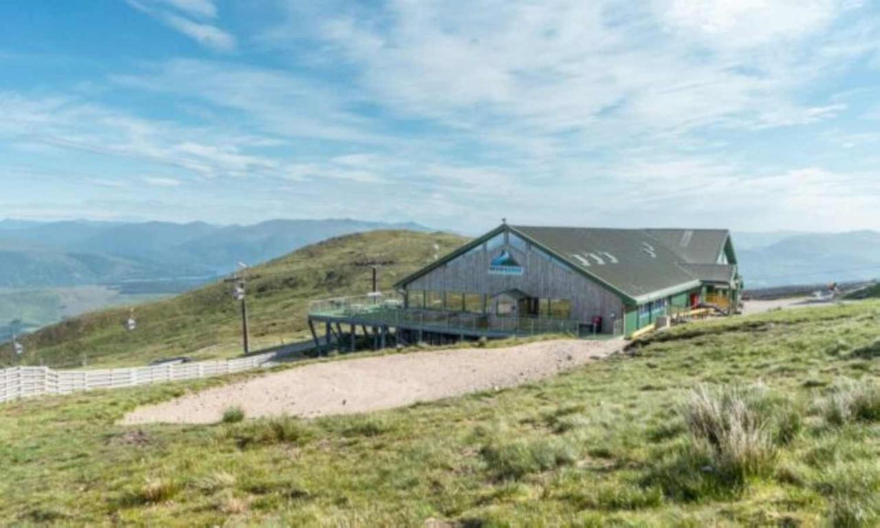 The Base Camp Hotel, Nevis Range Fort William Luaran gambar