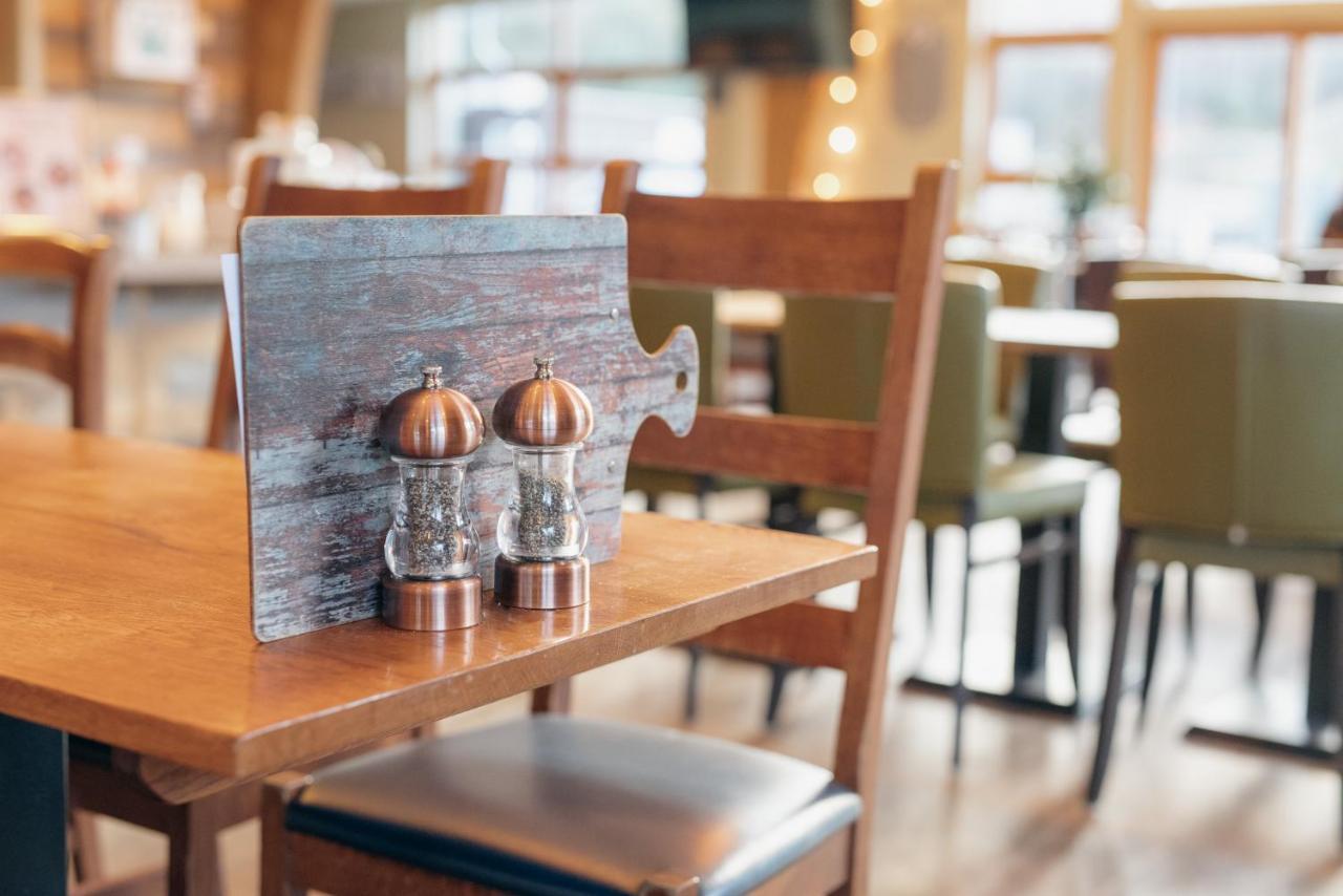 The Base Camp Hotel, Nevis Range Fort William Luaran gambar